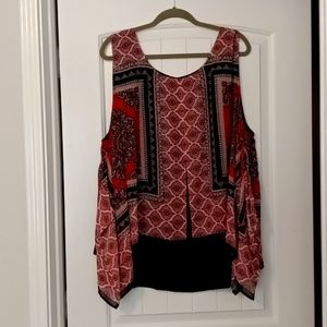 Tank top with split on side and under shirts